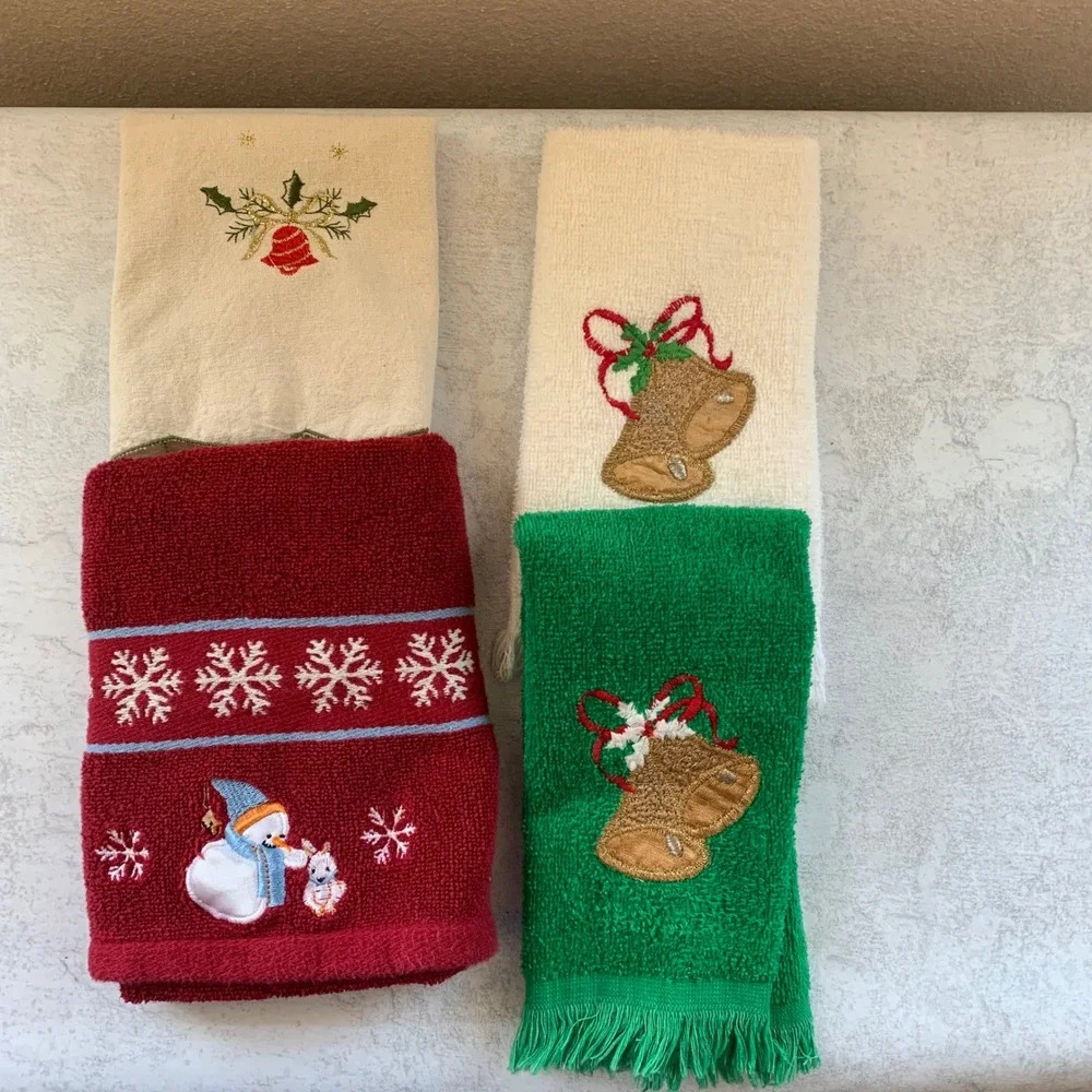 Vintage 1980s Christmas Towels Set Embroidered Snowman Bells Holly USA Made‎
